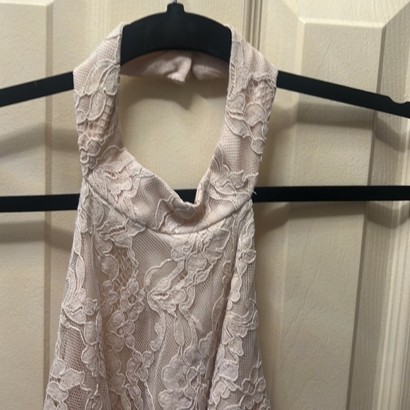 Lace halter top - Picture 2 of 6